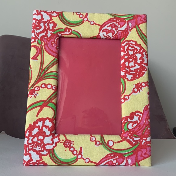 Lilly Pulitzer Printed Frame - Picture 2 of 12